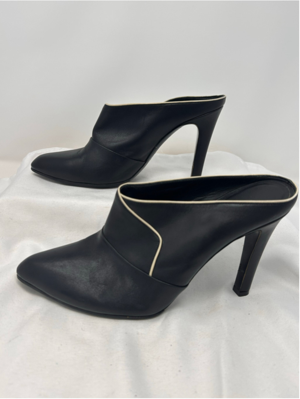Balenciaga Leather Contrast Trim Pointed Toe Mule Heels EU 39.5